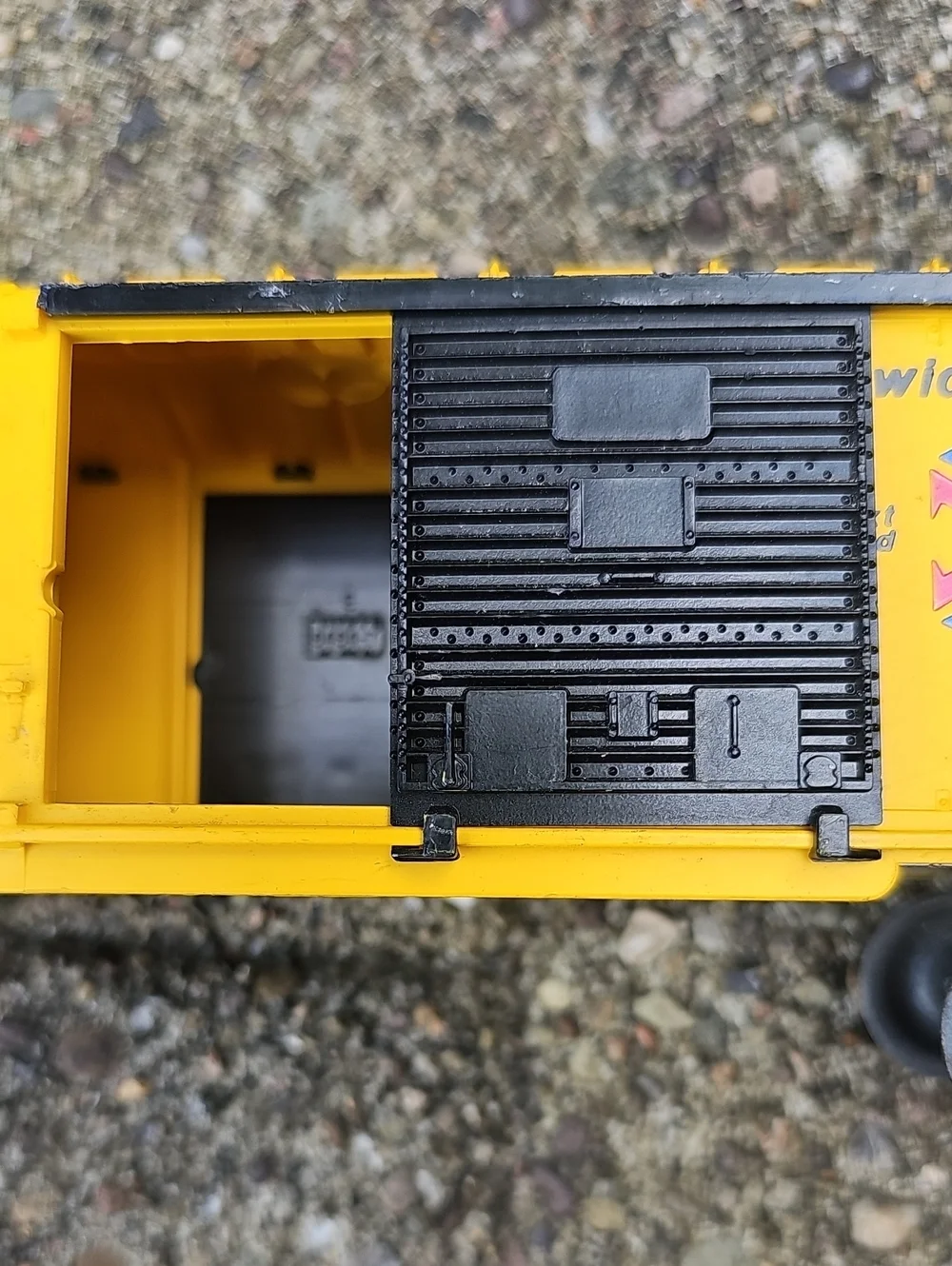 Vintage Lionel Train Rail Box 9767 Yellow Box Car O Gauge Nationwide Boxcar Pool